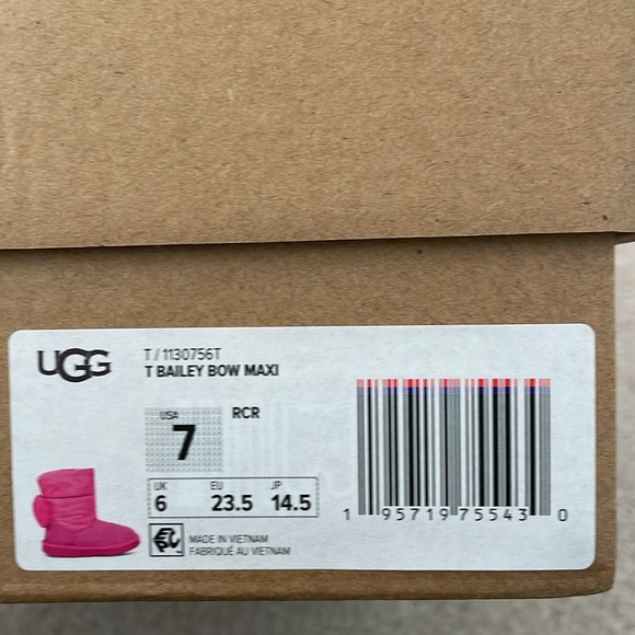UGG NWT pink bailey bow maxi boots, baby girl size 7. - Picture 9 of 9